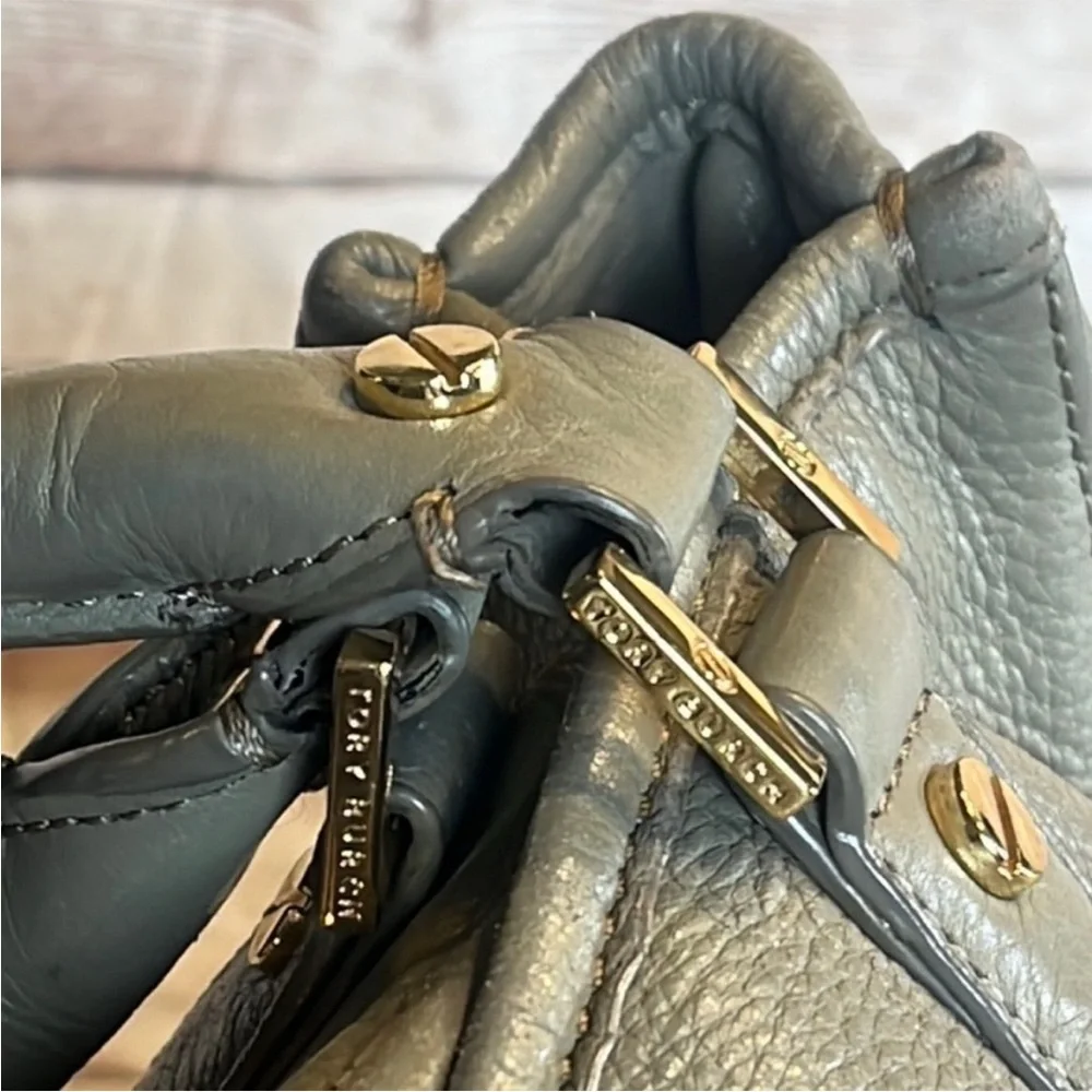 Tory Burch Elegant Pebbled Leather Handbag